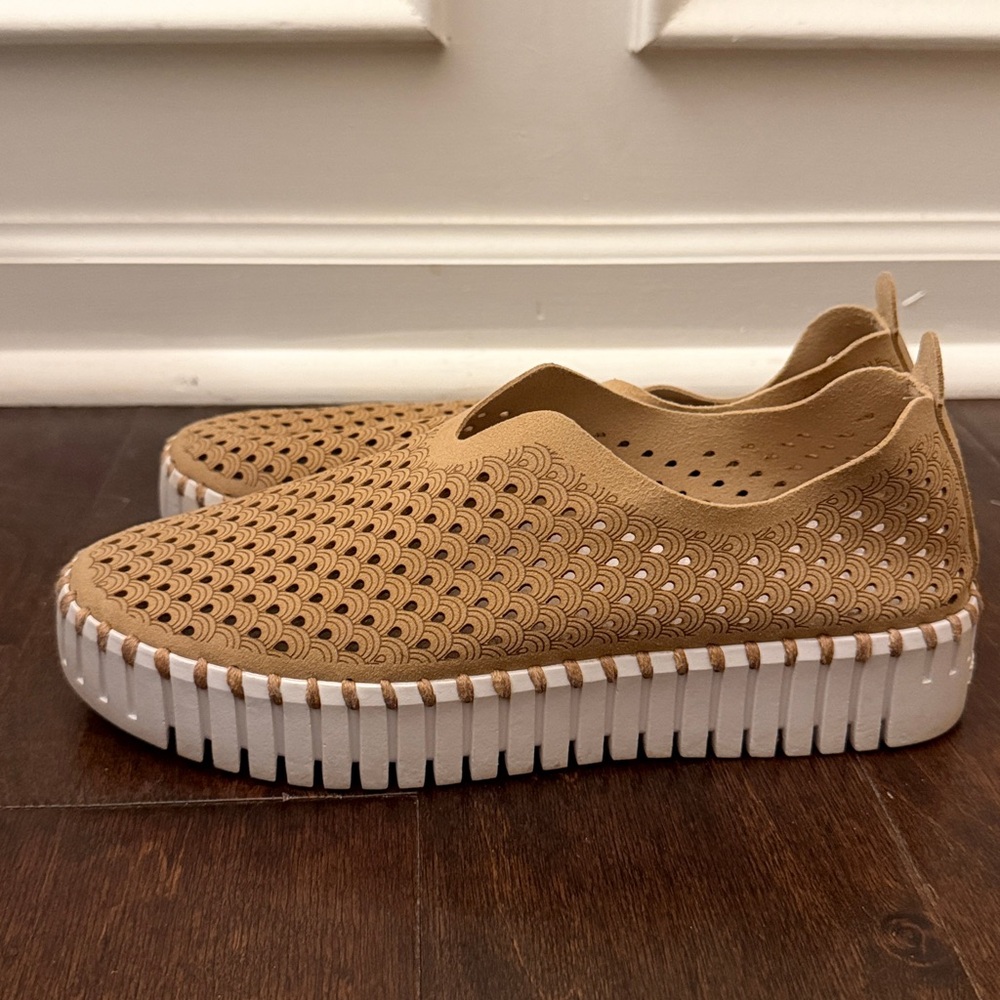 Ilse Jacobsen Tulip slip-on women flat sneaker shoe perforated tan women 40